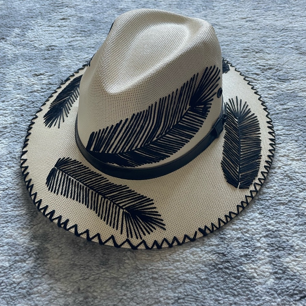 Summer Romero hat